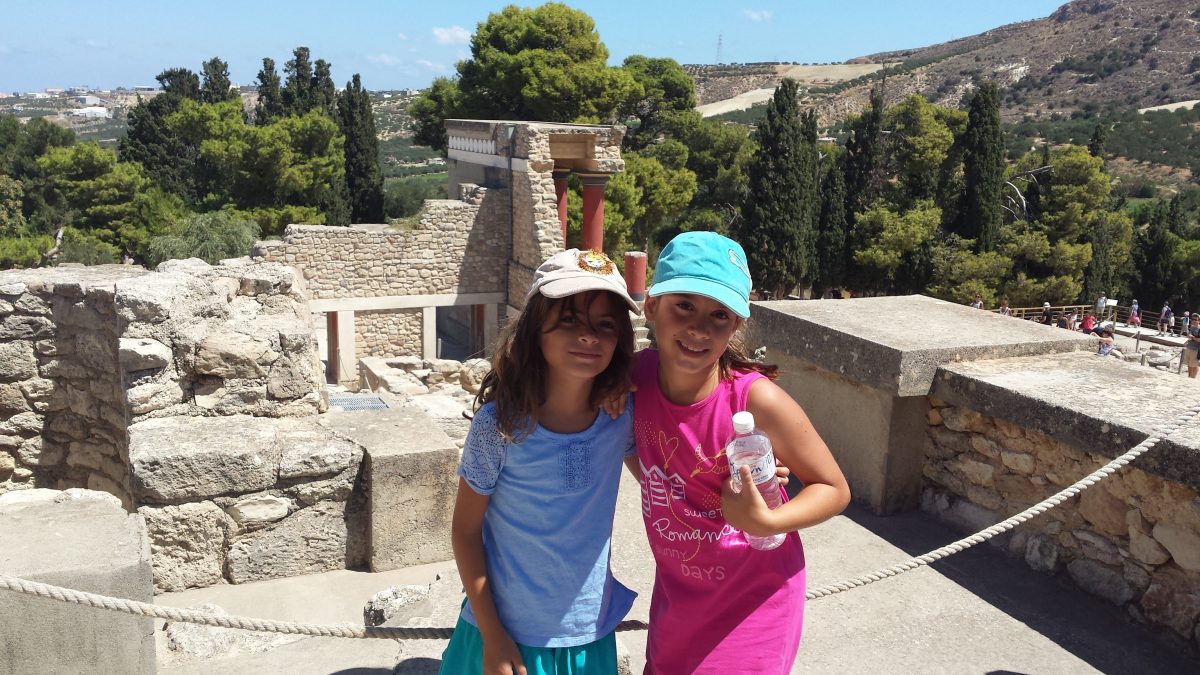 Knossos palace family guided tour