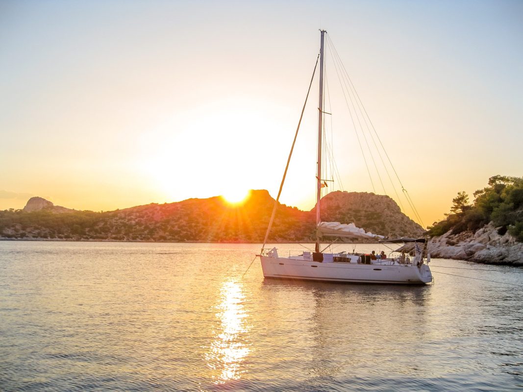 sunset sailing in Greece KidsLoveGreece.com