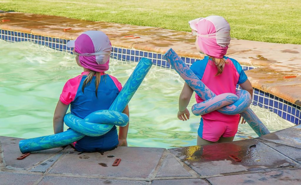 Kids in swimming pool Greece KidsLoveGreece.com