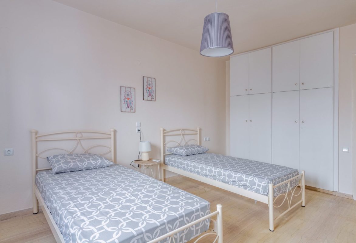Bed and breakfast apartment Heraklion centre family friendly excellent location spacious kidslovegreece value for money crete knossos