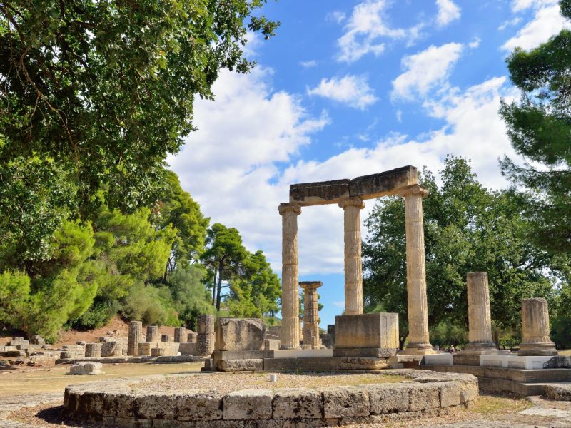 Delphi sanctuary columns