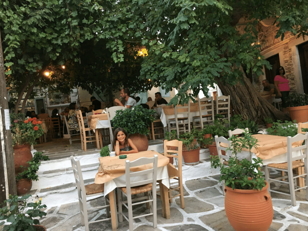 Naxos taverna Kids Love Greece