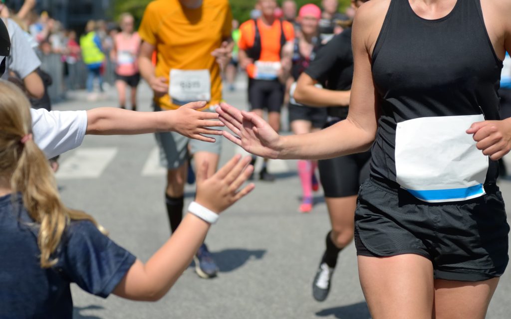 Marathon family running kids SH