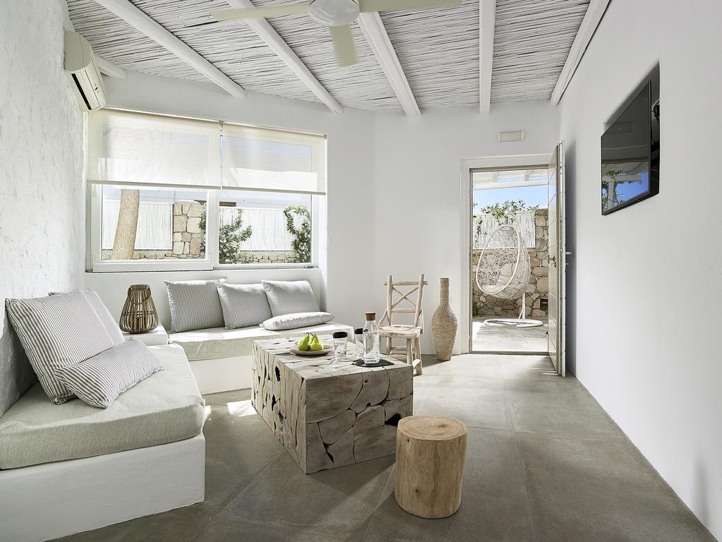 where to stay in Milos with kids