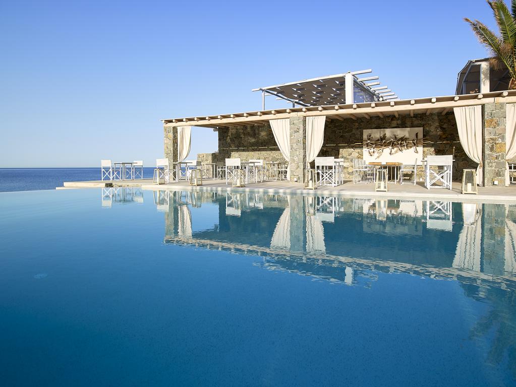 where to stay in Milos with kids