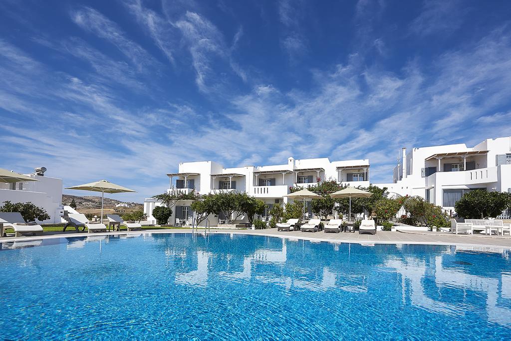 where to stay in Milos with kids