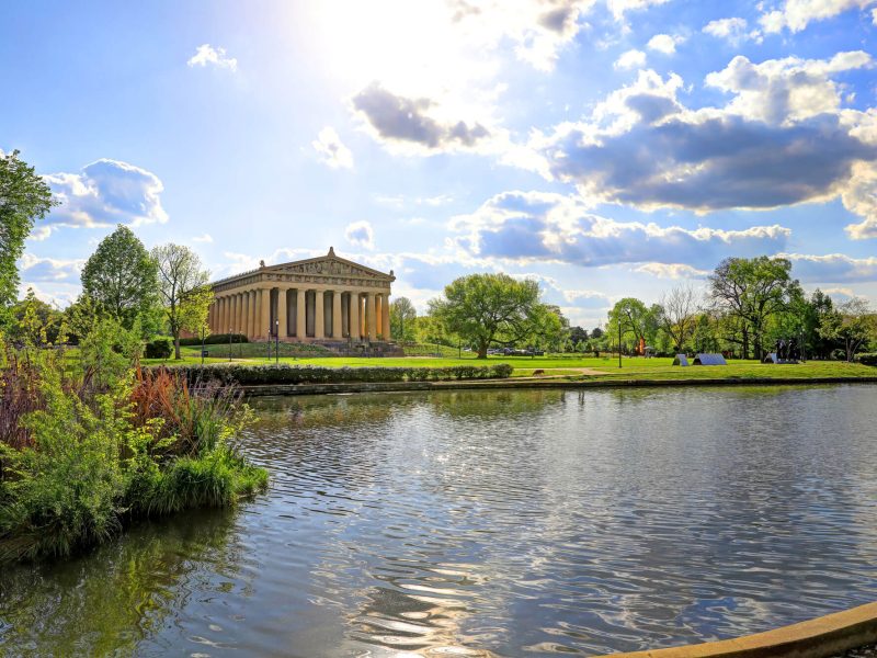 Parthenon replica Nashville on water