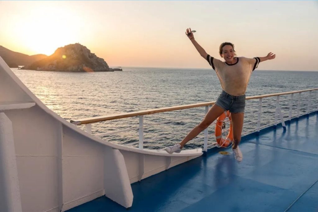 Island-hopping-ferry-in-Greece-teen.webp