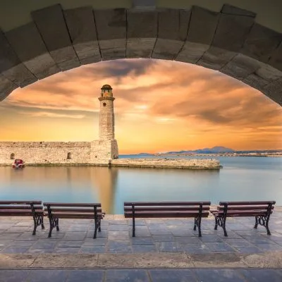 Rethymno-venetian-port-lighthouse