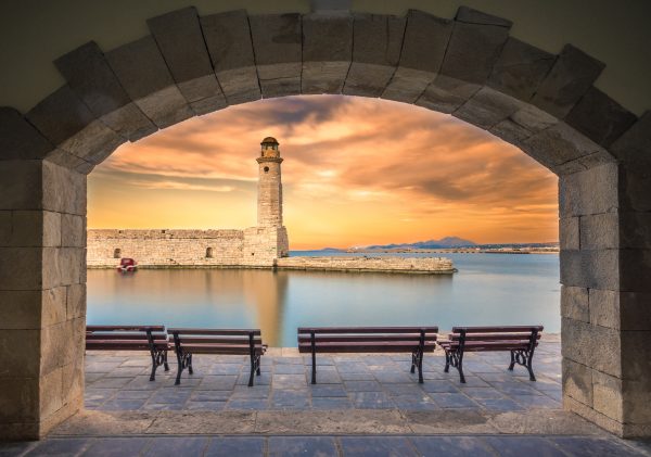 Rethymno-venetian-port-lighthouse