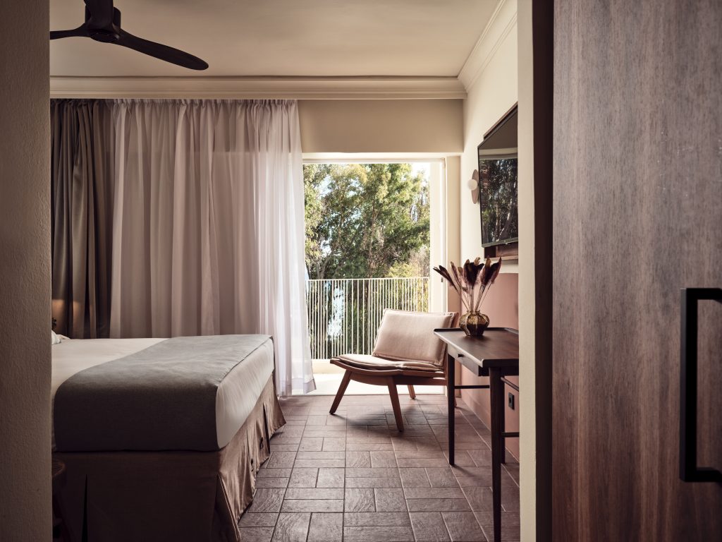 Grand Sapphire Nest Bedroom, Domes Aulus