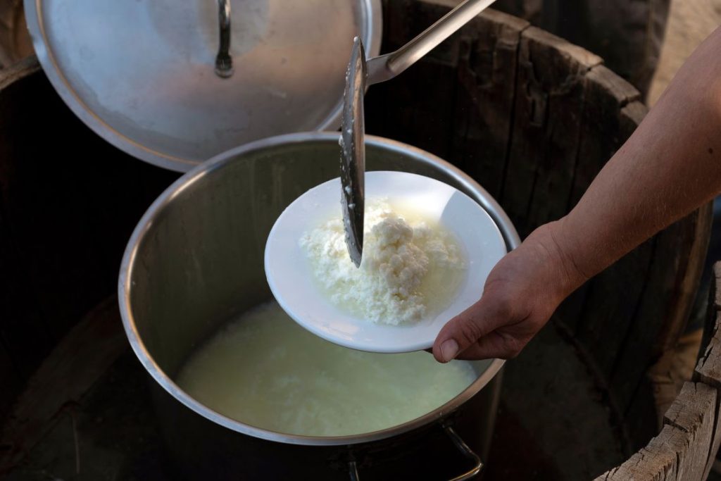 crete-culinary-cheese-making-process-SH